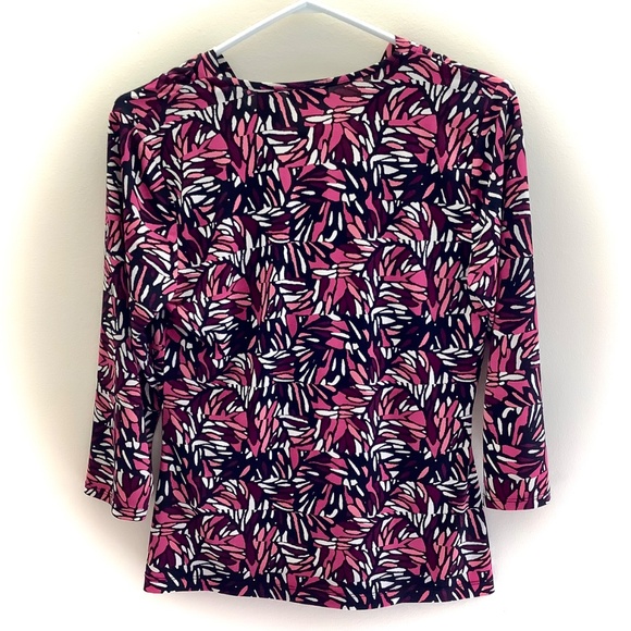 Liz & Co Cross My Heart Neckline Top - Picture 4 of 4